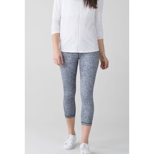 Lululemon Wunder Under Crop III in Rio Mist White Black Size 12